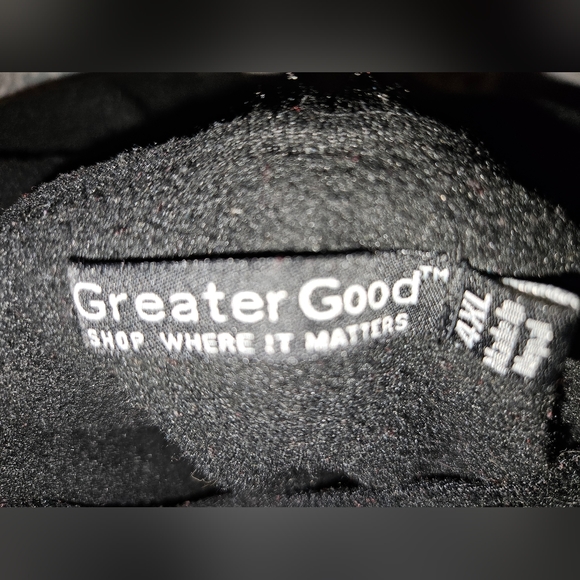 Embroidered Fleece Wrap - Picture 4 of 6